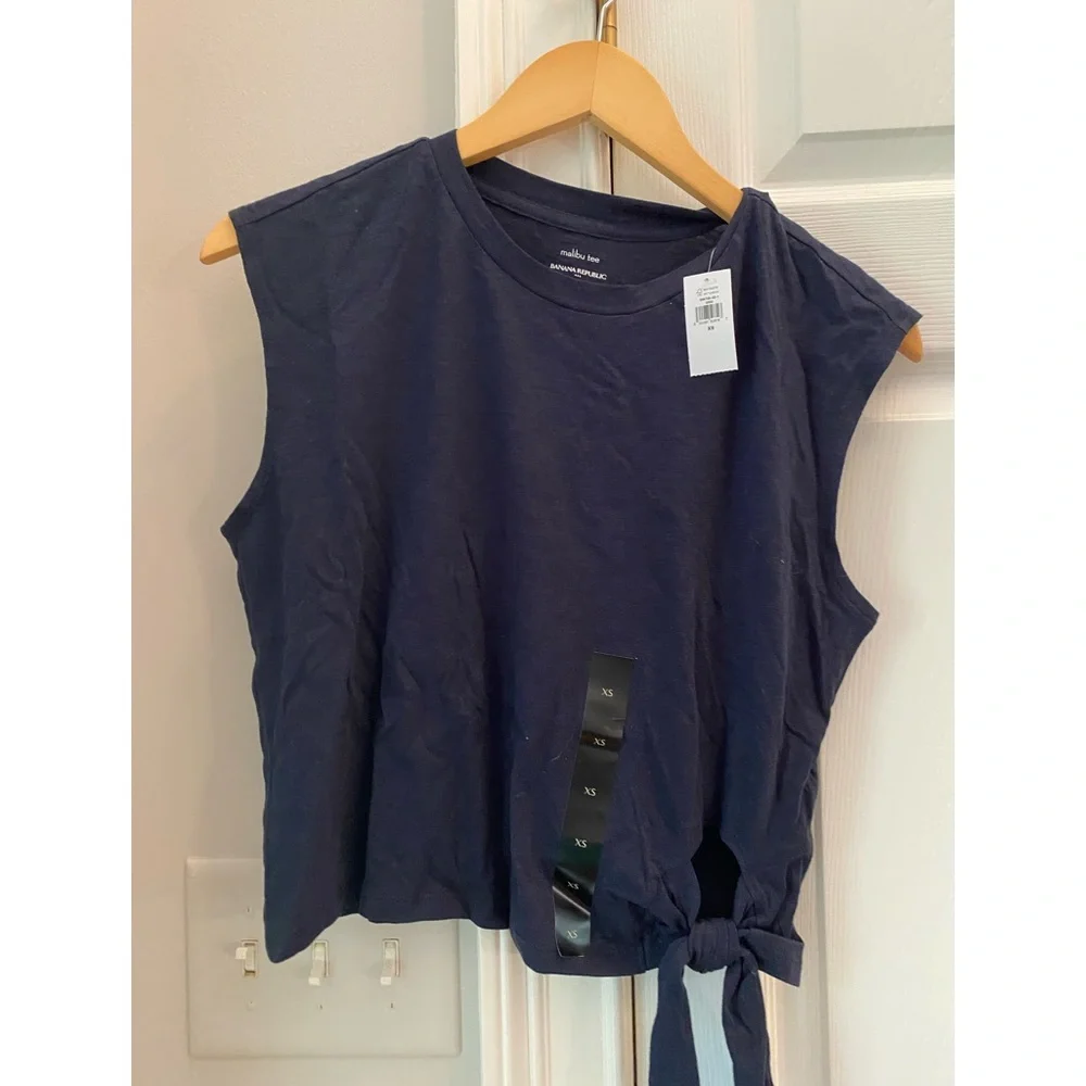 Banana Republic Malibu Tee - Picture 1 of 1